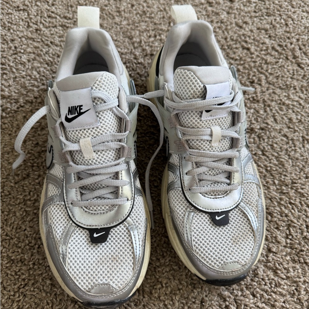 Nike V2K running